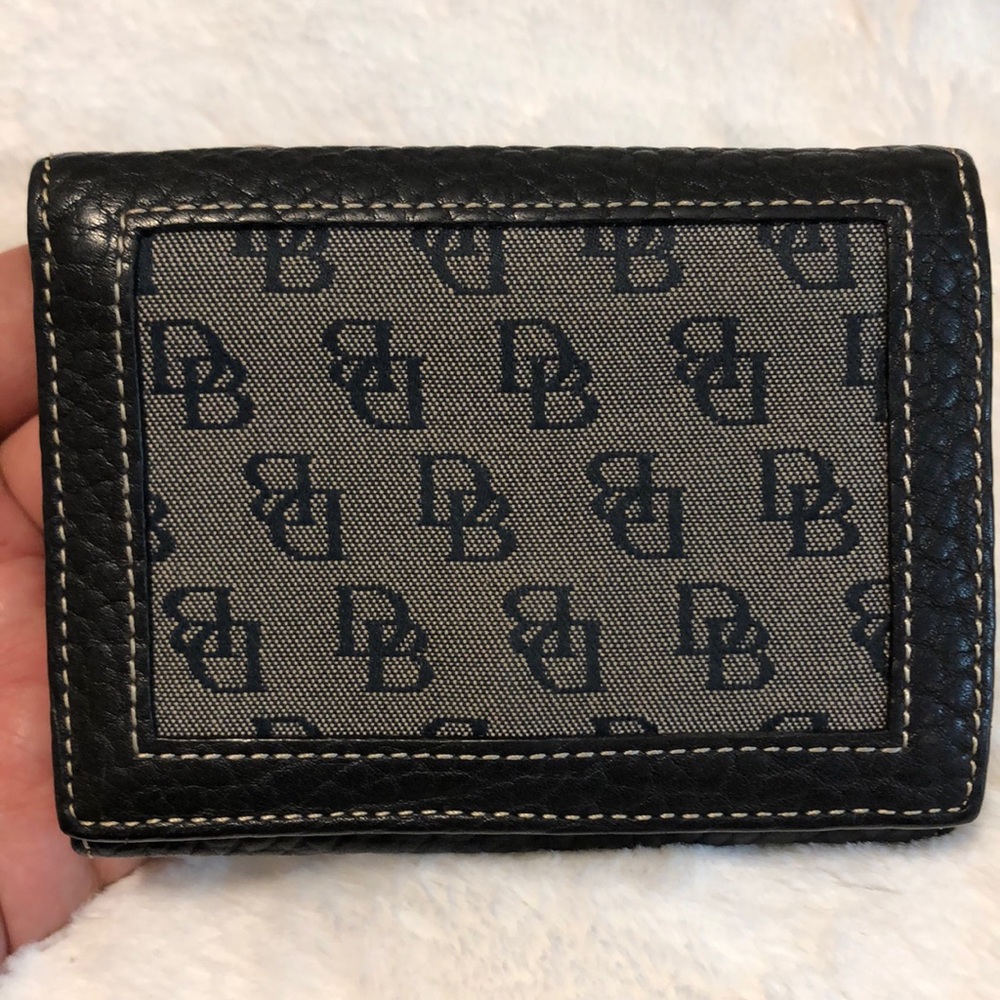 🛑 SOLD 🛑 Black Dooney & Bourke Wallet